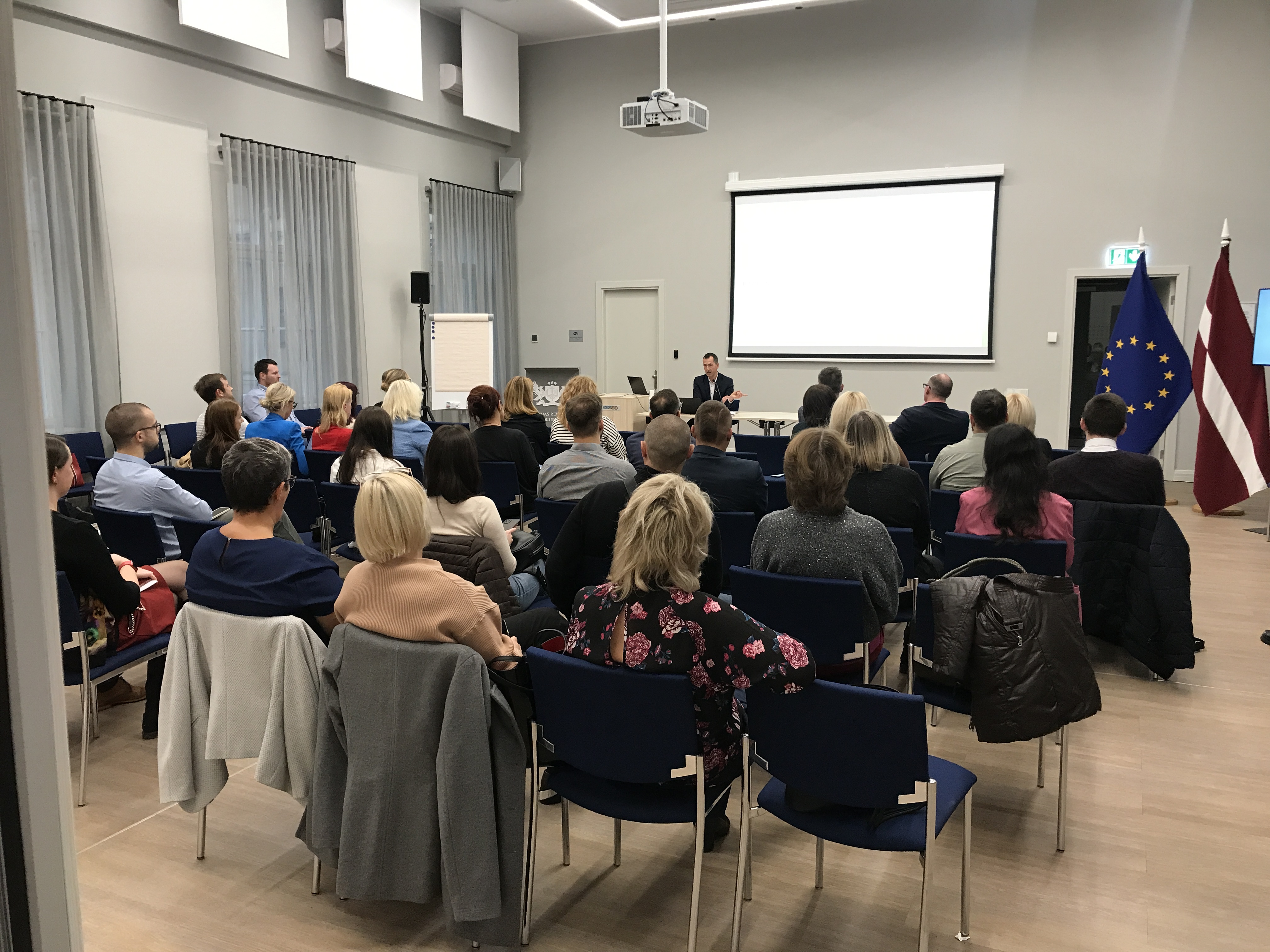 Seminārā papildina zināšanas jautājumos par koruptīviem noziedzīgiem nodarījumiem