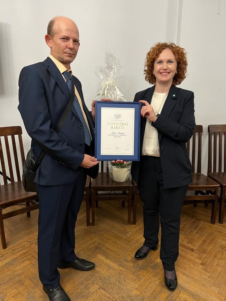 Biedrība “Sabiedrība par atklātību – Delna” saņem prokuratūras Pateicības rakstu